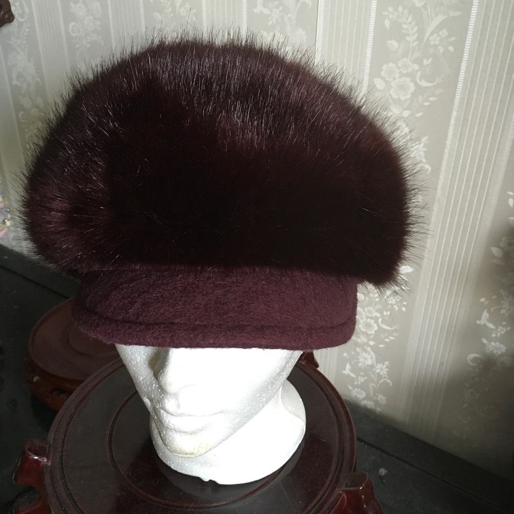 Deli Kapelusze EU made faux fur hat, Sz EU 56 / 58, medium